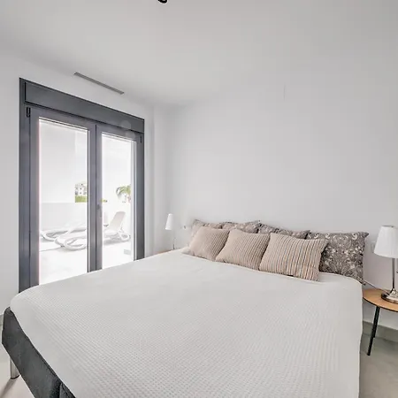Luxurious House With Rooftop Terrace And Pool Nerja