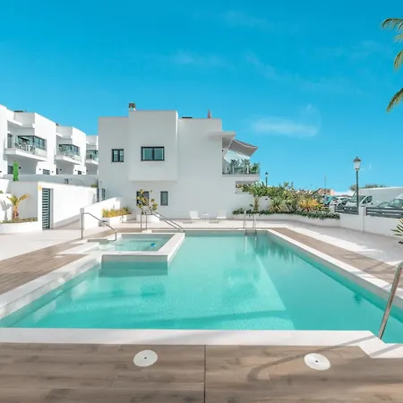 Hotel Luxurious House With Rooftop Terrace And Pool