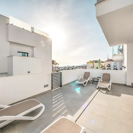Hotell Luxurious House With Rooftop Terrace And Pool Nerja